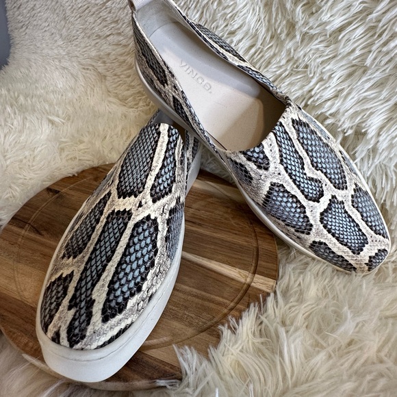 Vince ( Brand New ) designer Saxon 2 Slip On Sneakers in Snake skin Print shoe - Picture 3 of 10